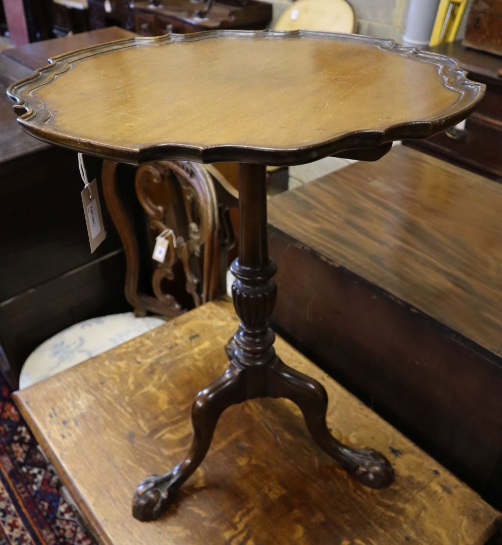 A Georgian style mahogany tilt-top table occasional table with piecrust top, width 56cm height 69cm